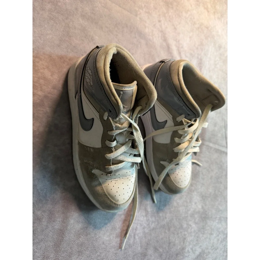 Nike Air Jordan 1 Mid Grey Sage Green White Sneakers 554724-083 Mens Size 10.5